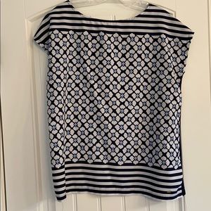 Tommy Hilfiger cap-sleeve top. Size L.